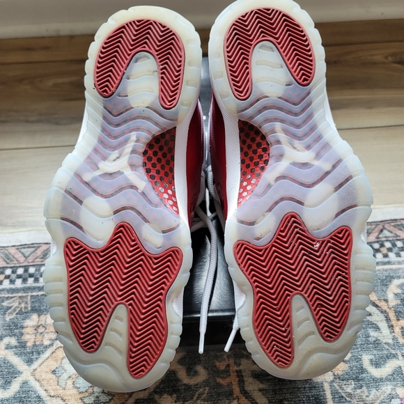 Air Jordan 11 Retro Nike Cherry 11s - Picture 10 of 14